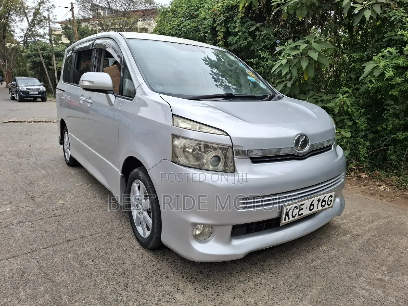 Toyota Voxy 2009 Silver
