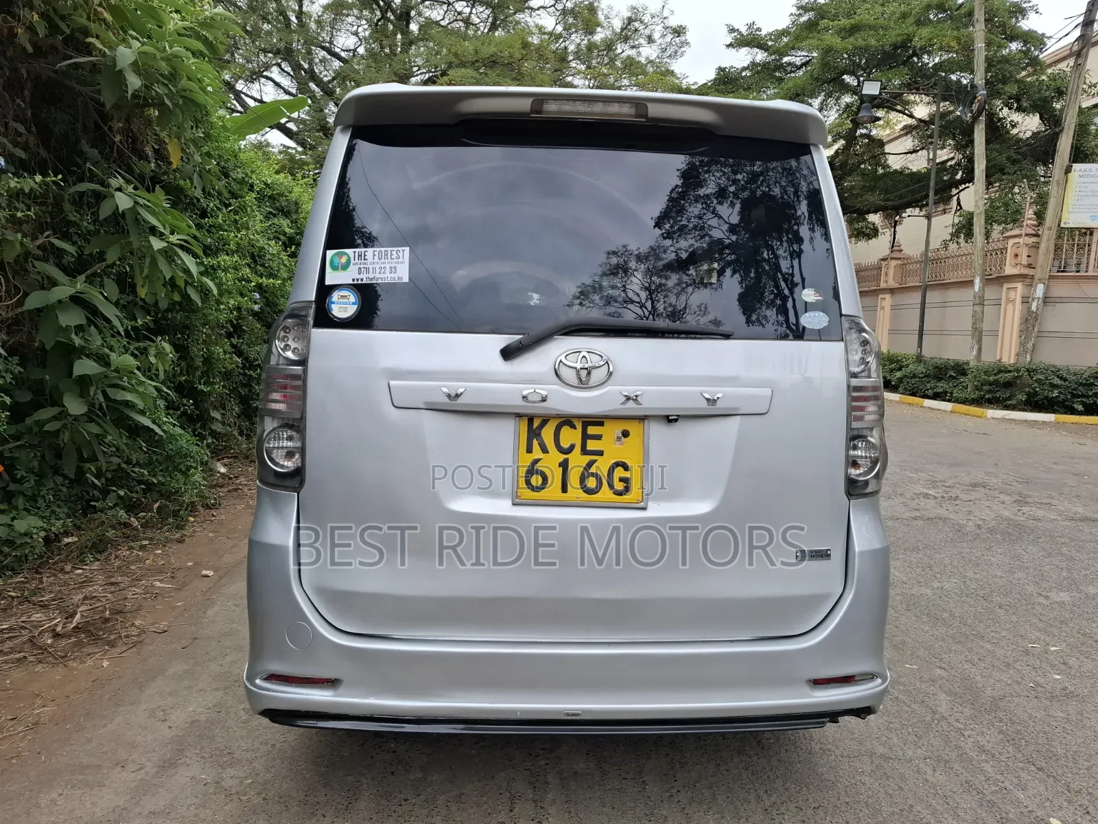 Toyota Voxy 2009 Silver