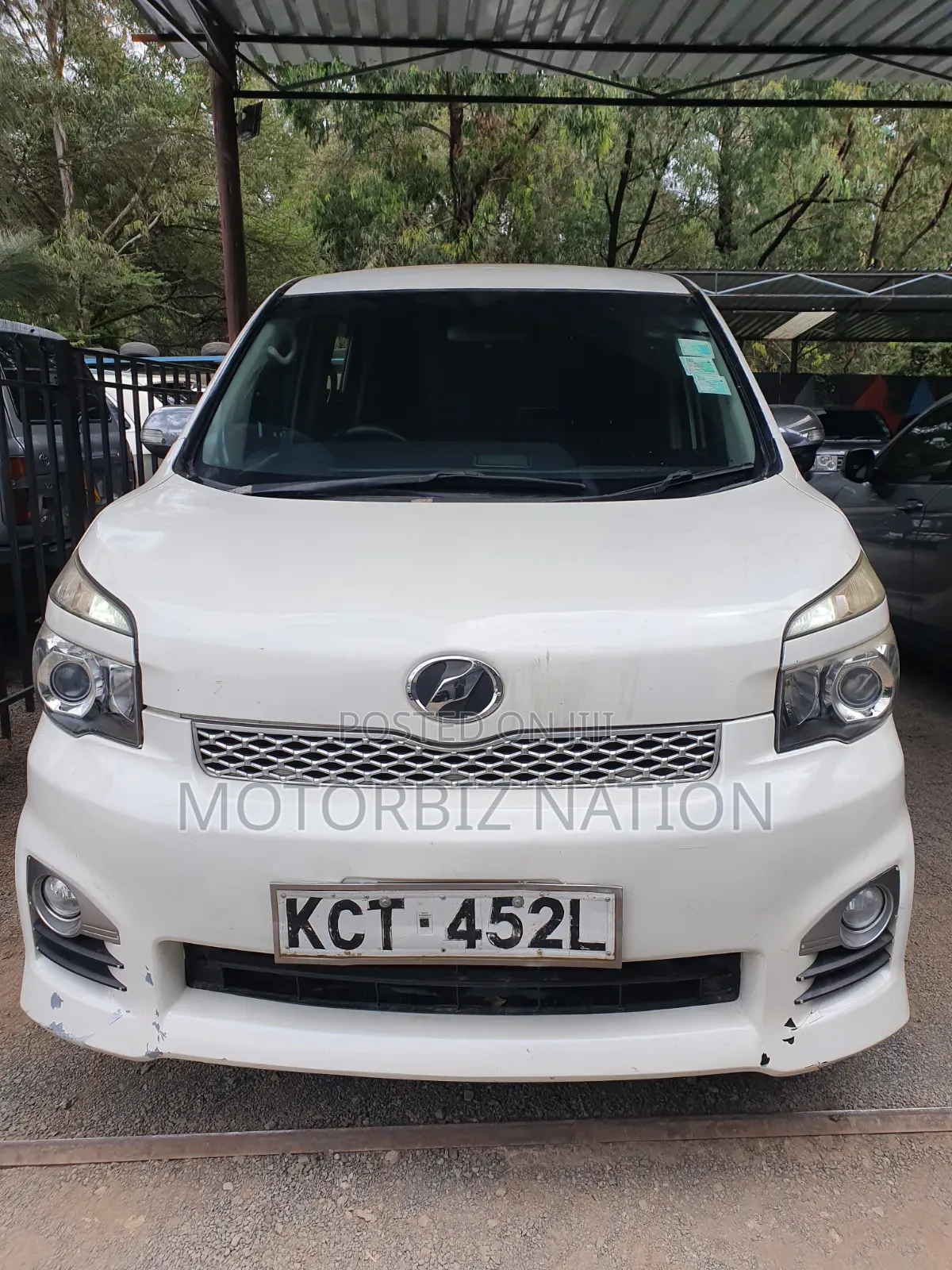 Toyota Voxy 2012 White