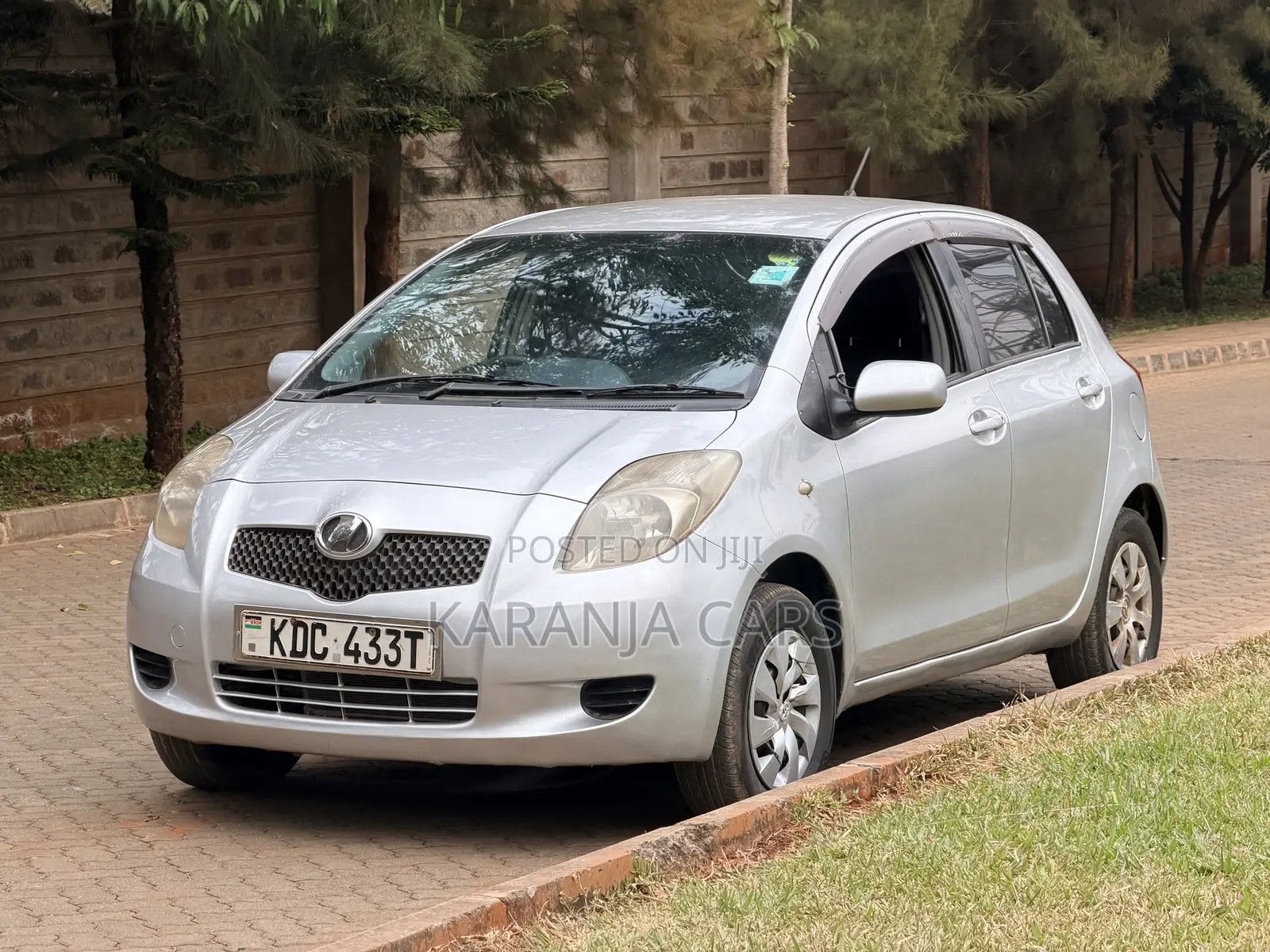 Toyota Vitz 1.3 FWD 5dr 2005 Silver