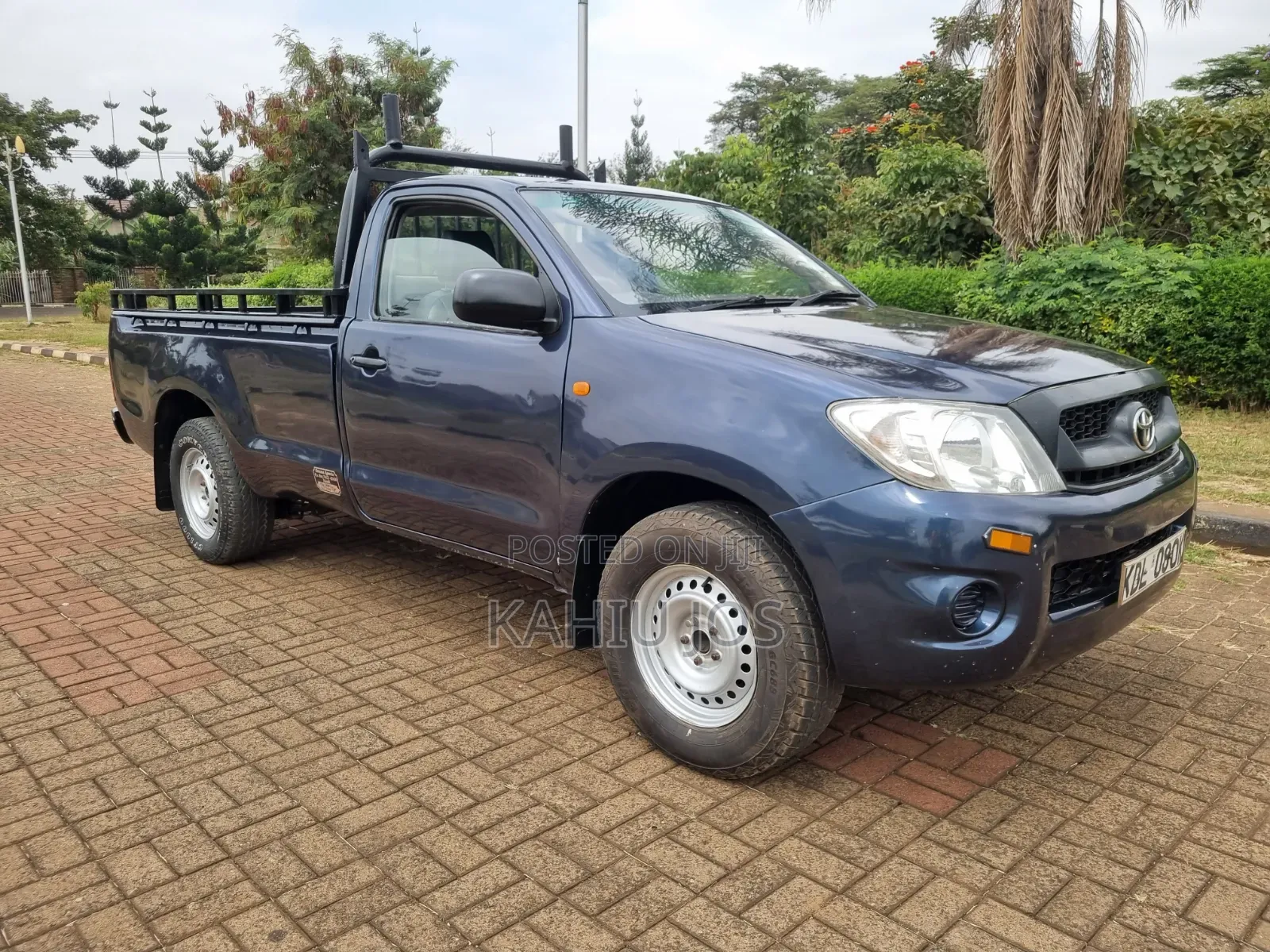 Toyota Hilux 2010 Blue