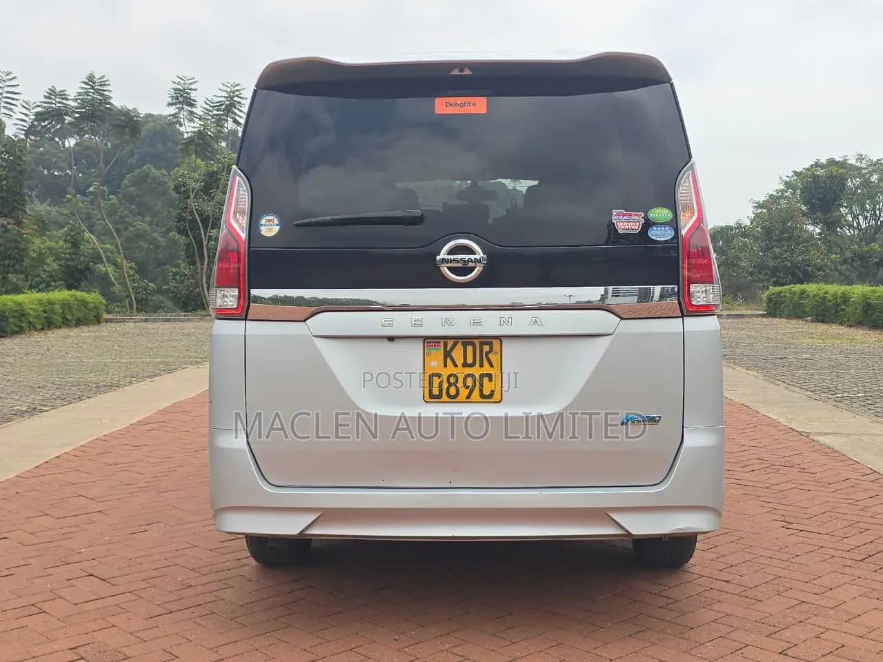 Nissan Serena 2017 Silver