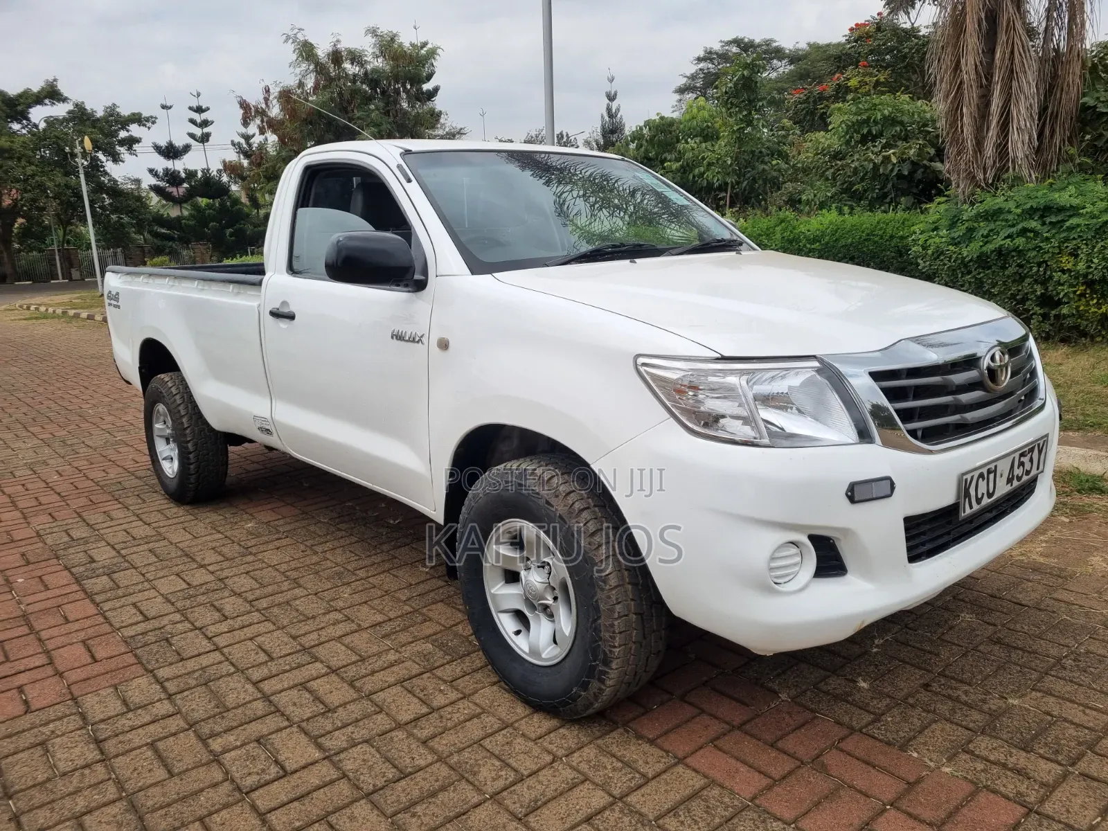 Toyota Hilux 2012 White