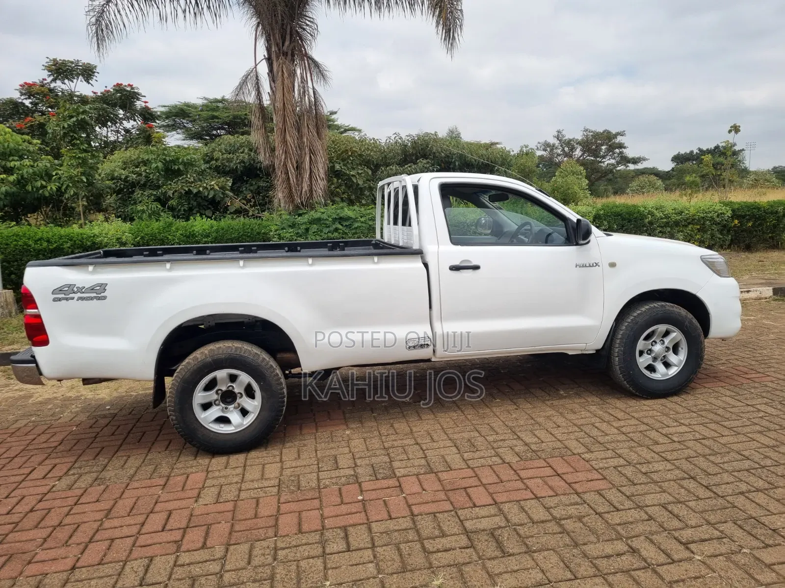 Toyota Hilux 2012 White