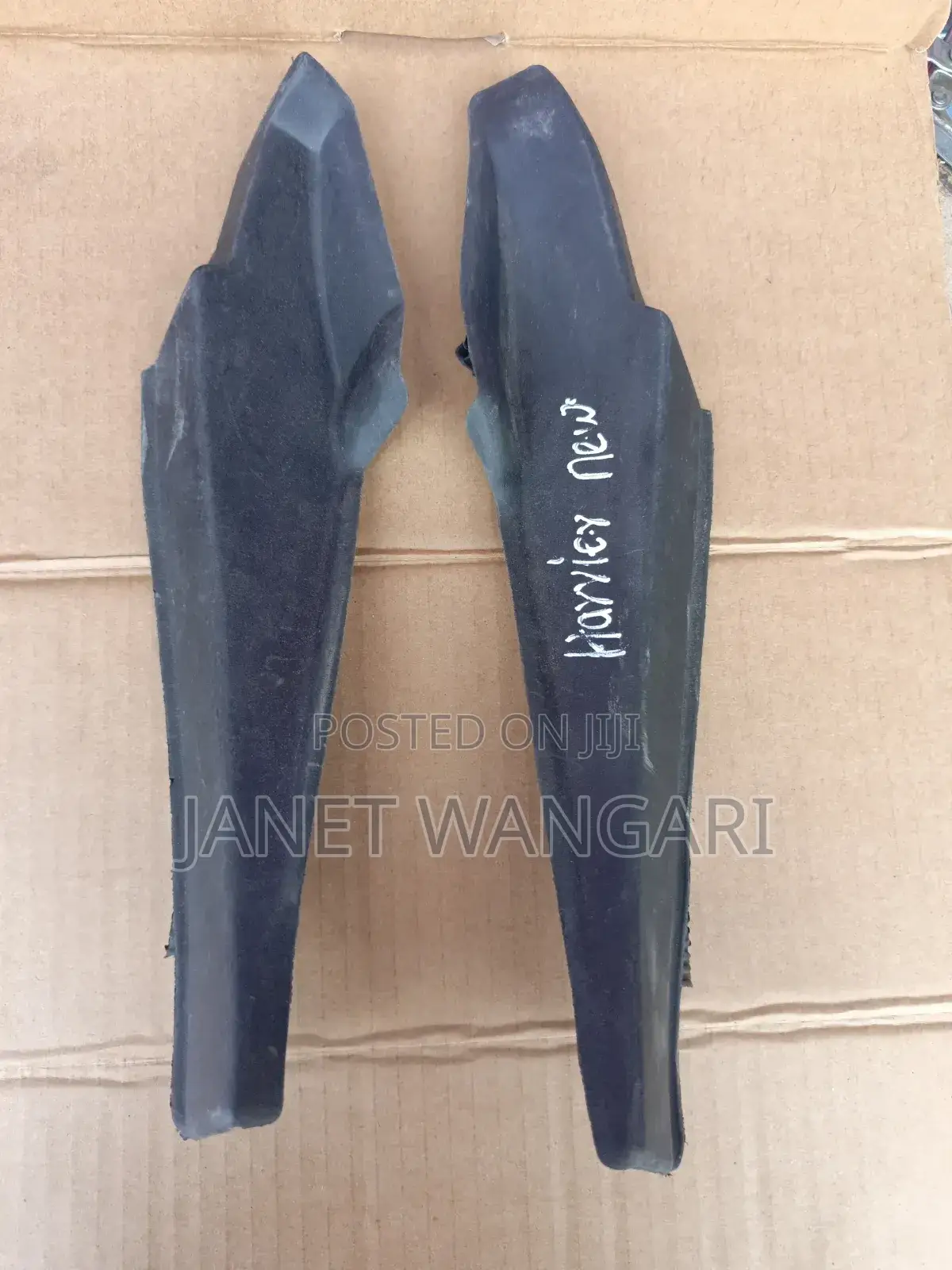 Windscreen Finisher/Rubber Harrier New Model
