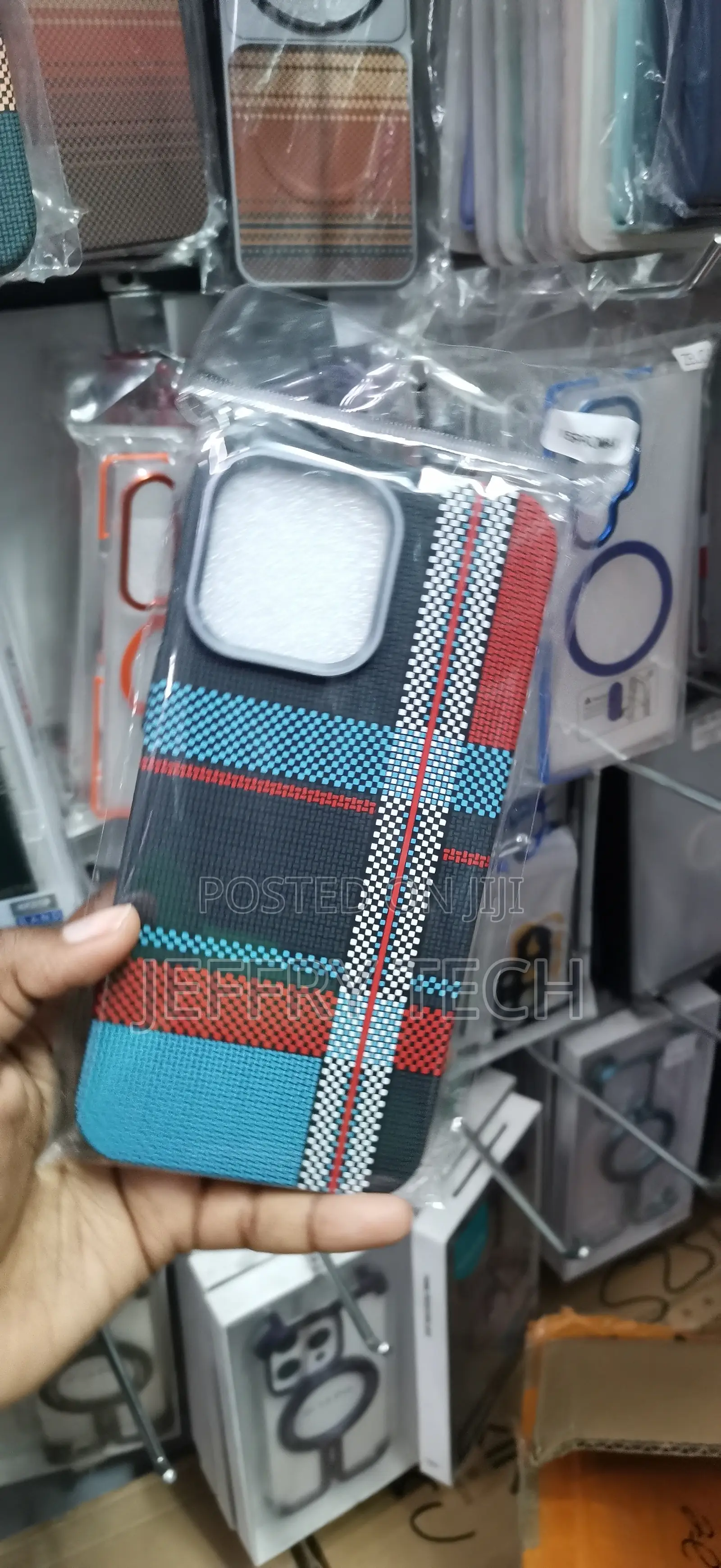 iPhone 15 Pro Max Woven Geometric Pattern Cover