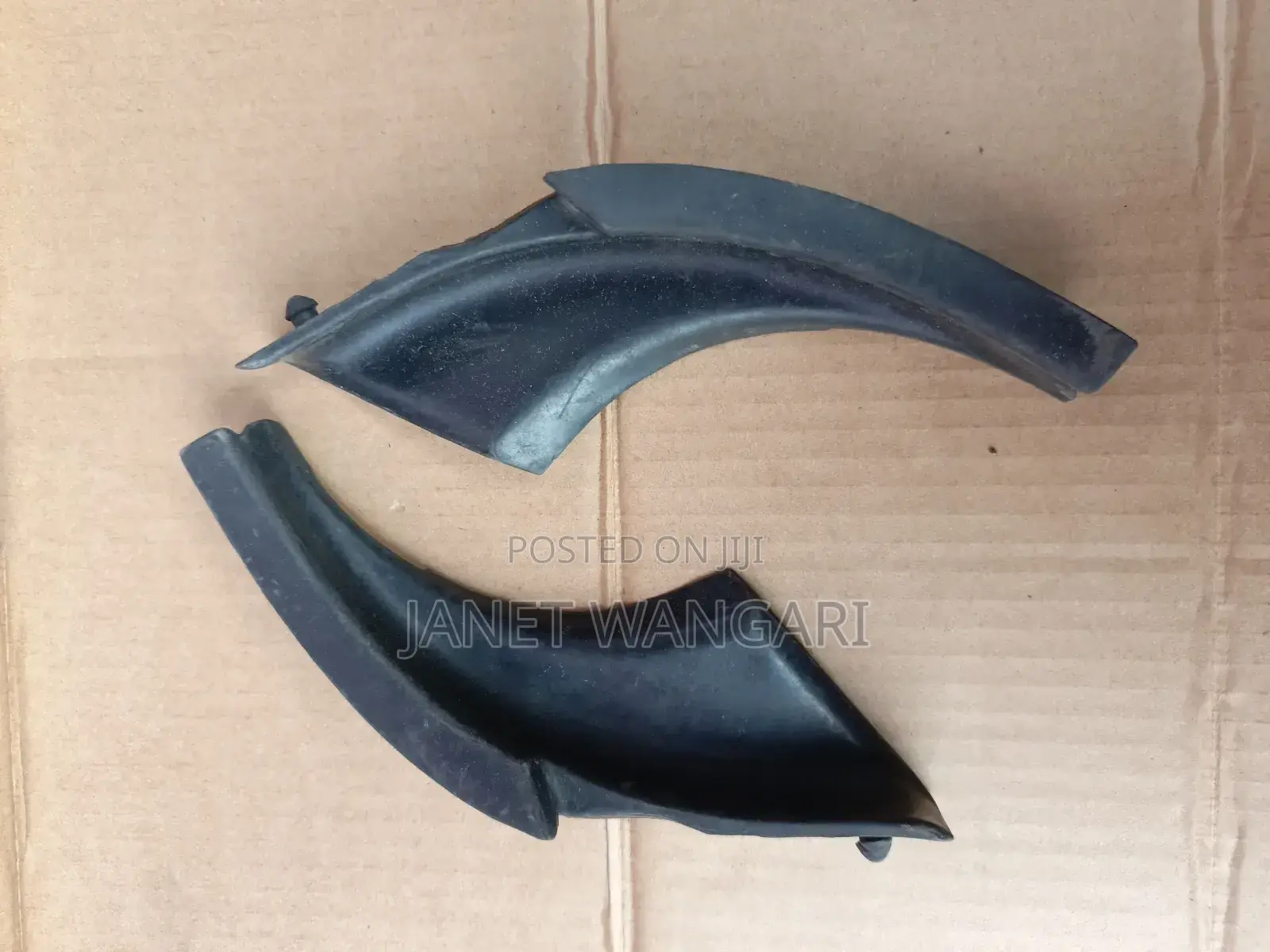 Windscreen Finisher/ Mirror Rubber Harrier 240