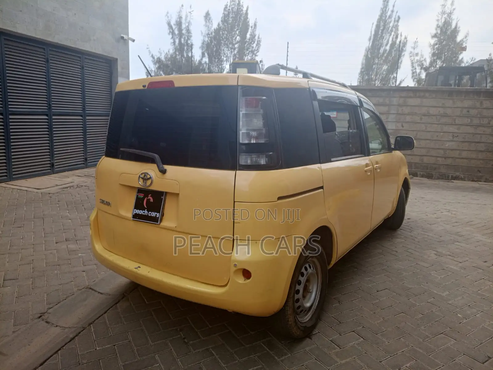Toyota Sienta 2015 Yellow