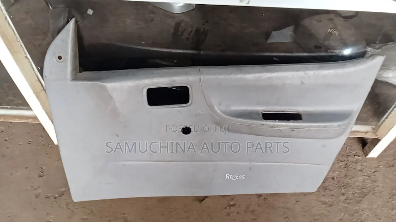 Inner Door Cover Toyota Regius Front Right