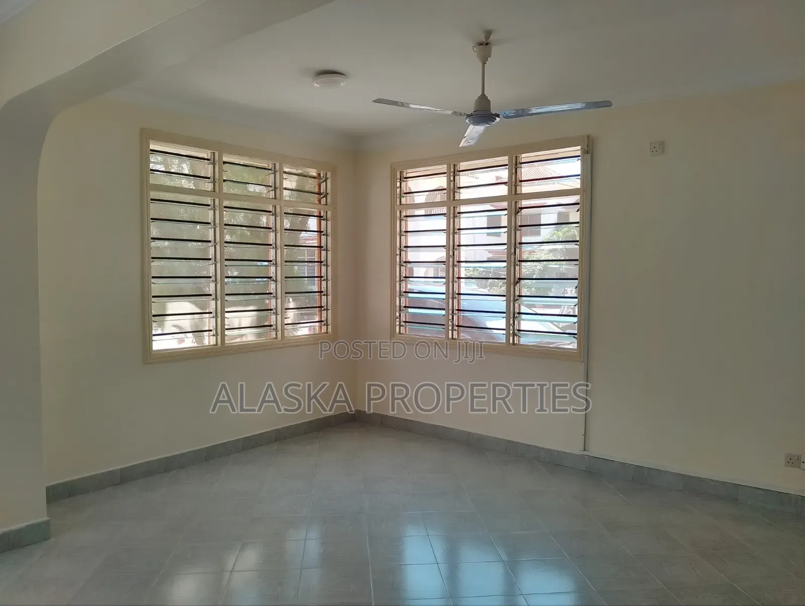 4bdrm Mansion in Beach Road Estate, Nyali Mkomani for rent