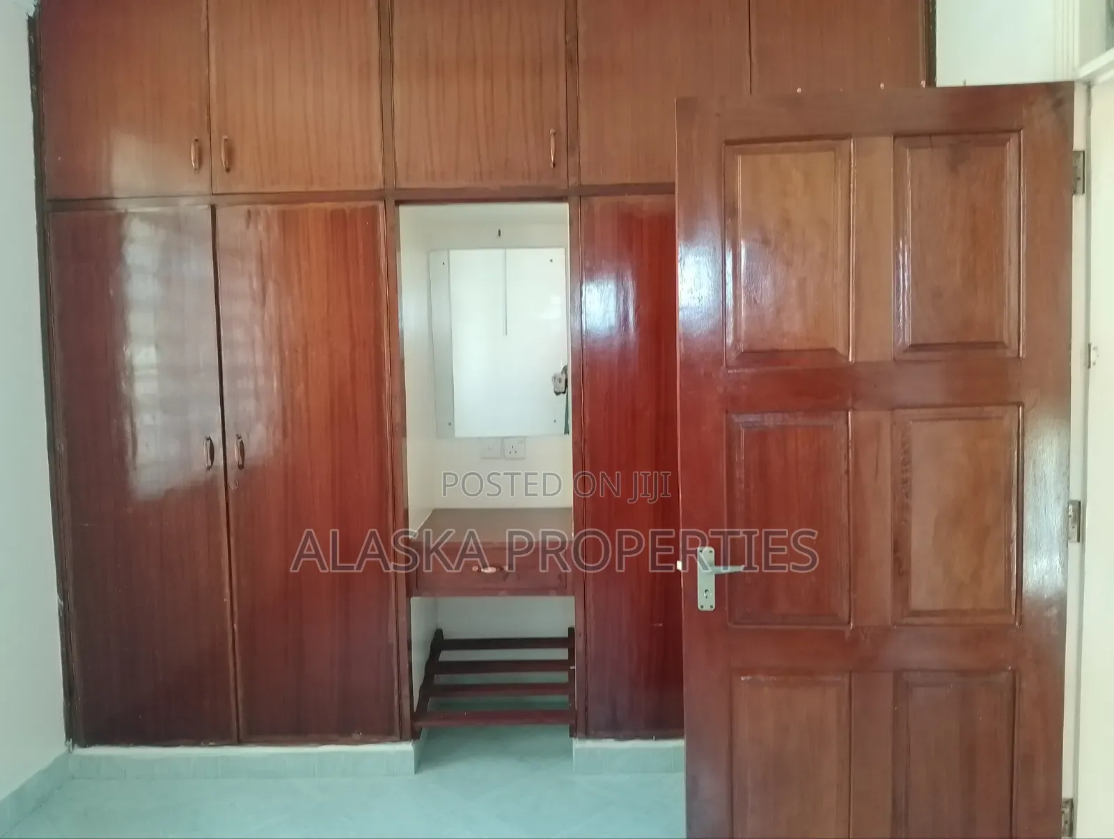 4bdrm Mansion in Beach Road Estate, Nyali Mkomani for rent