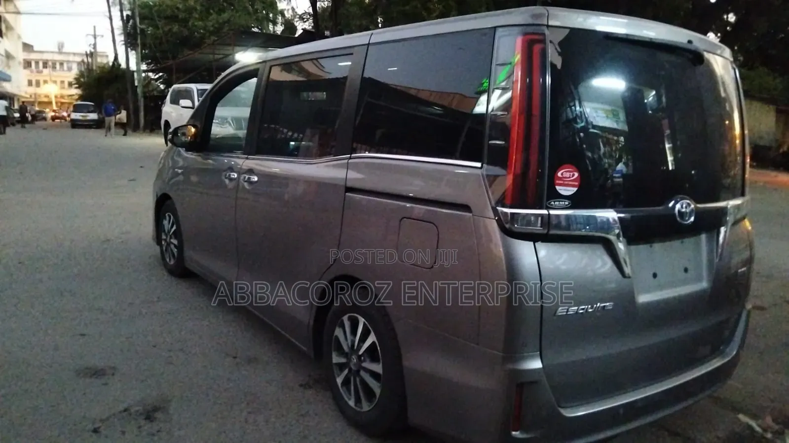 Toyota Esquire 2019 Gray