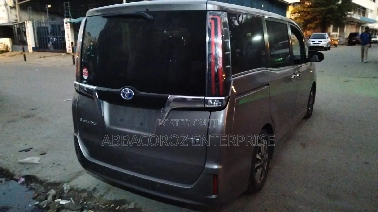 Toyota Esquire 2019 Gray
