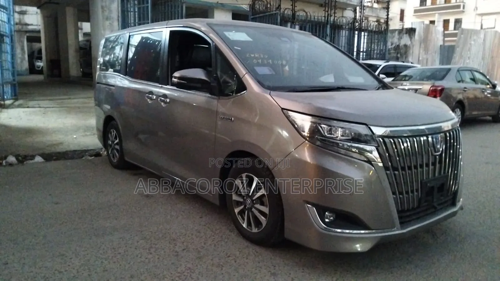 Toyota Esquire 2019 Gray