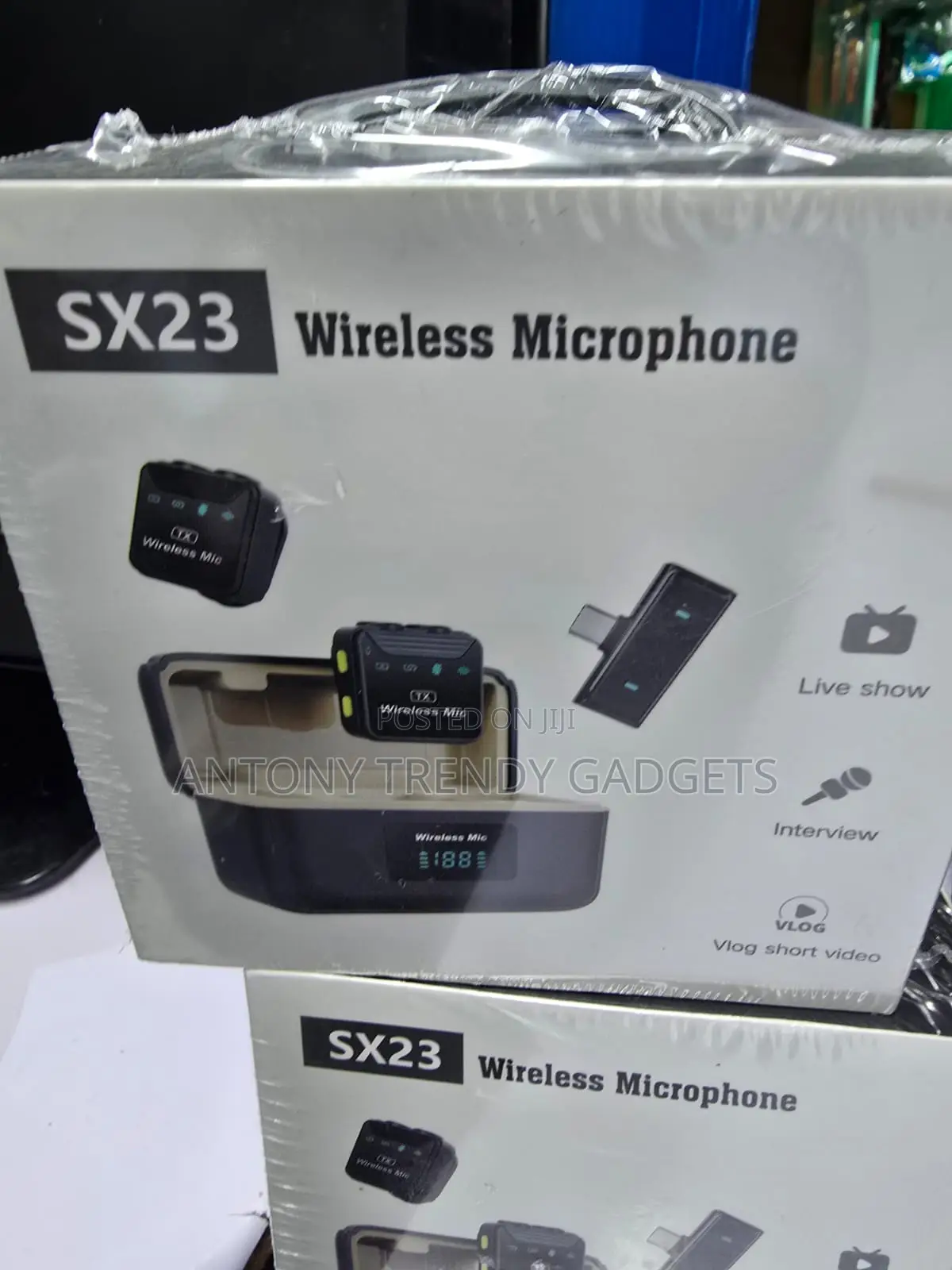 SX23 Rechargeable Wireless Microphone for Live Streaming