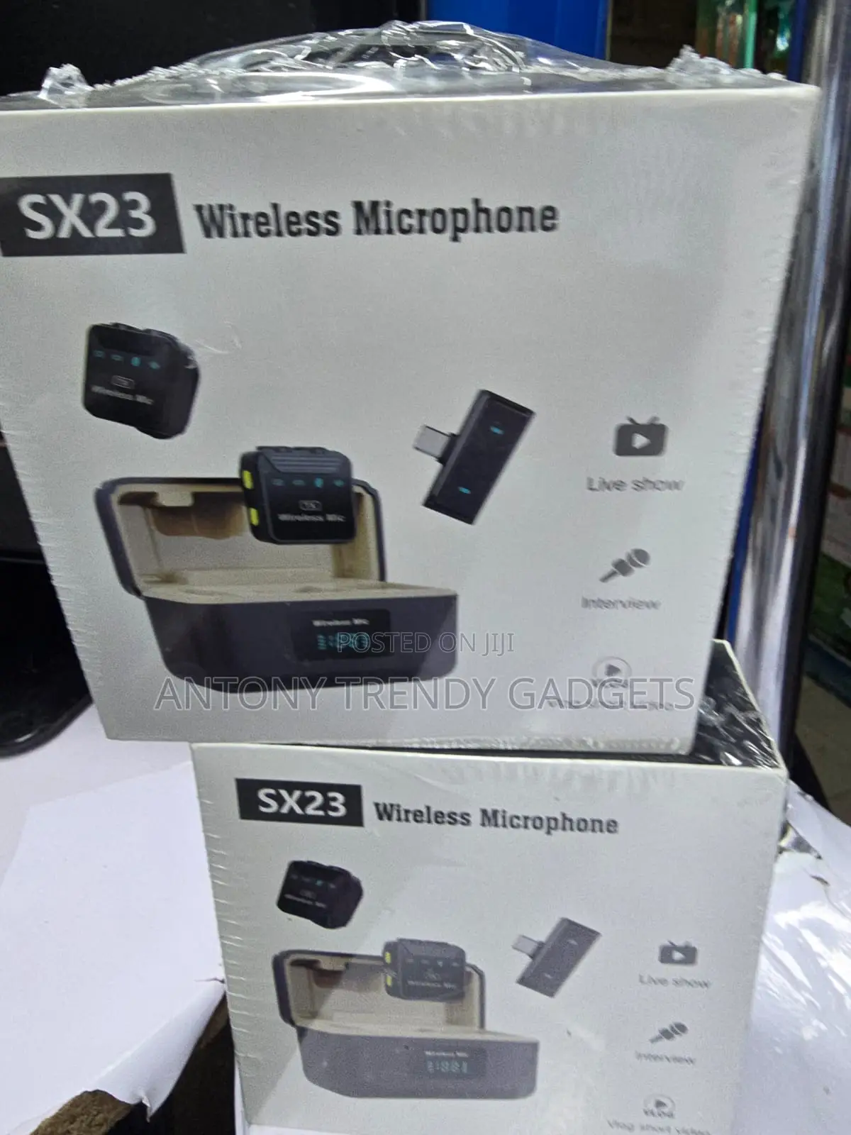 SX23 Rechargeable Wireless Microphone for Live Streaming