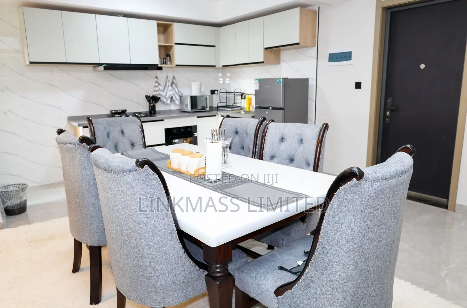 Furnished 3bdrm Apartment in Apple Tree Apartment, Hotel 67 Area