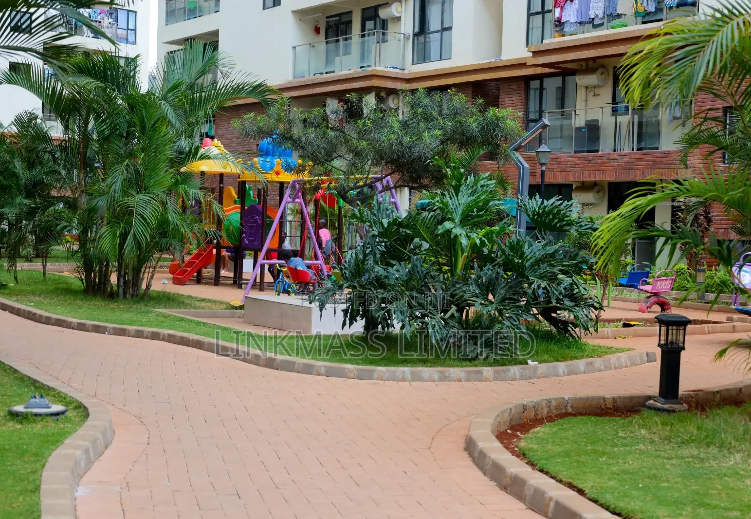 Furnished 3bdrm Apartment in Apple Tree Apartment, Hotel 67 Area