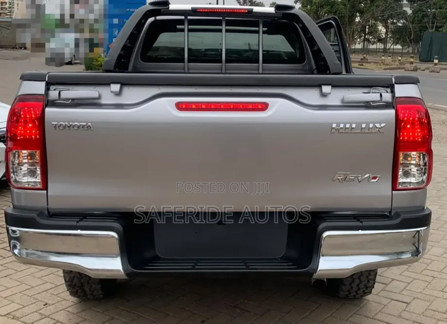 Toyota Hilux 2019 Gray