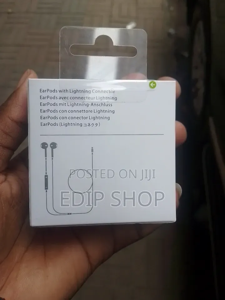iPhone Earpods/ Earphones.