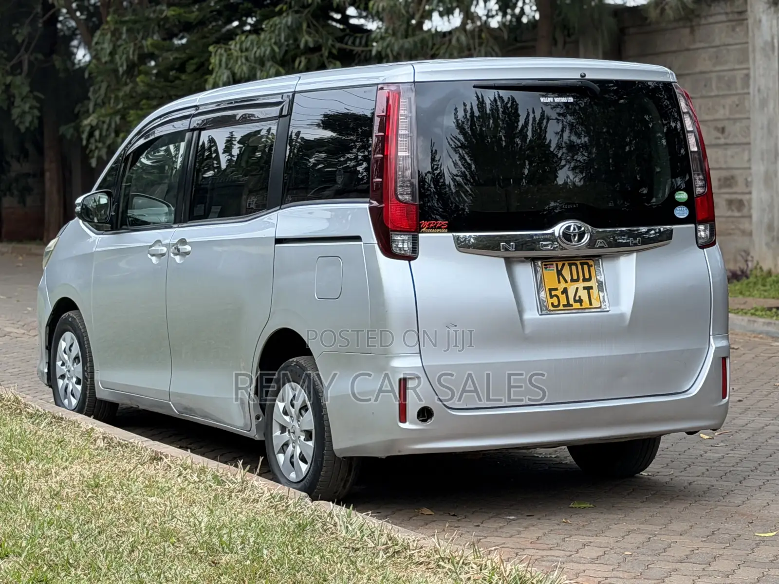Toyota Noah 2014 White