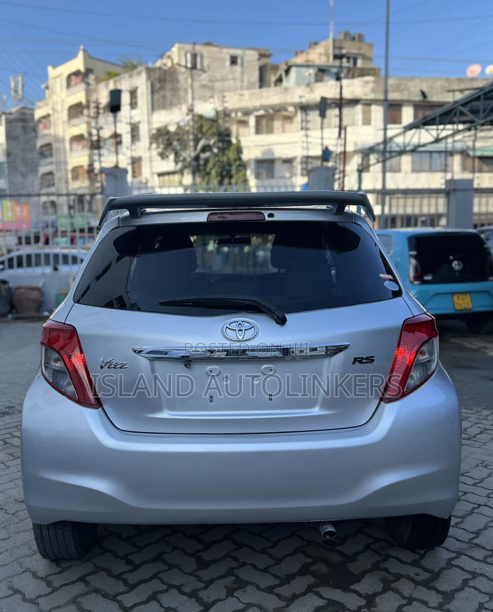 Toyota Vitz 1.5 FWD 5dr 2013 Silver