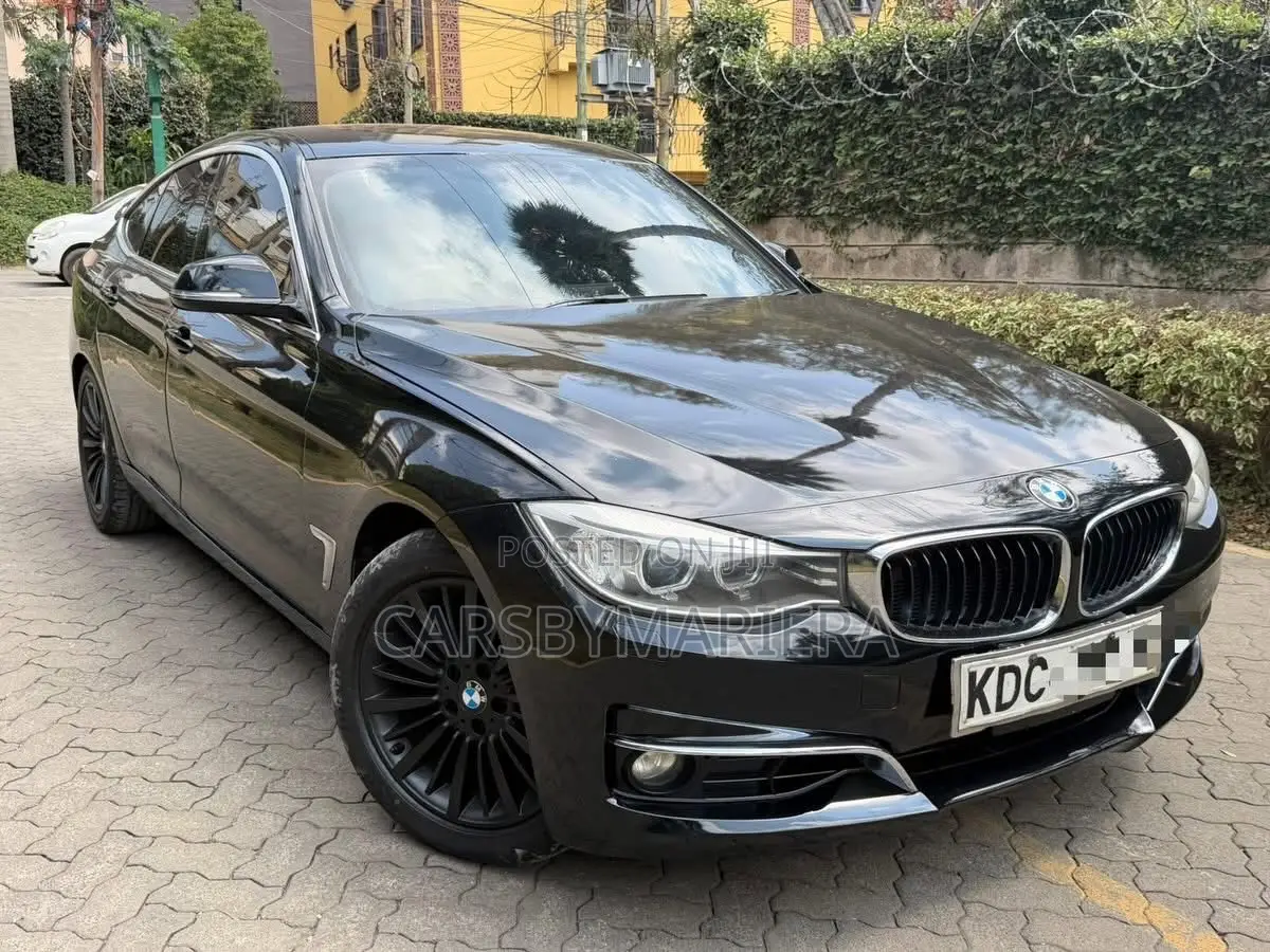 BMW 320i 2013 Black