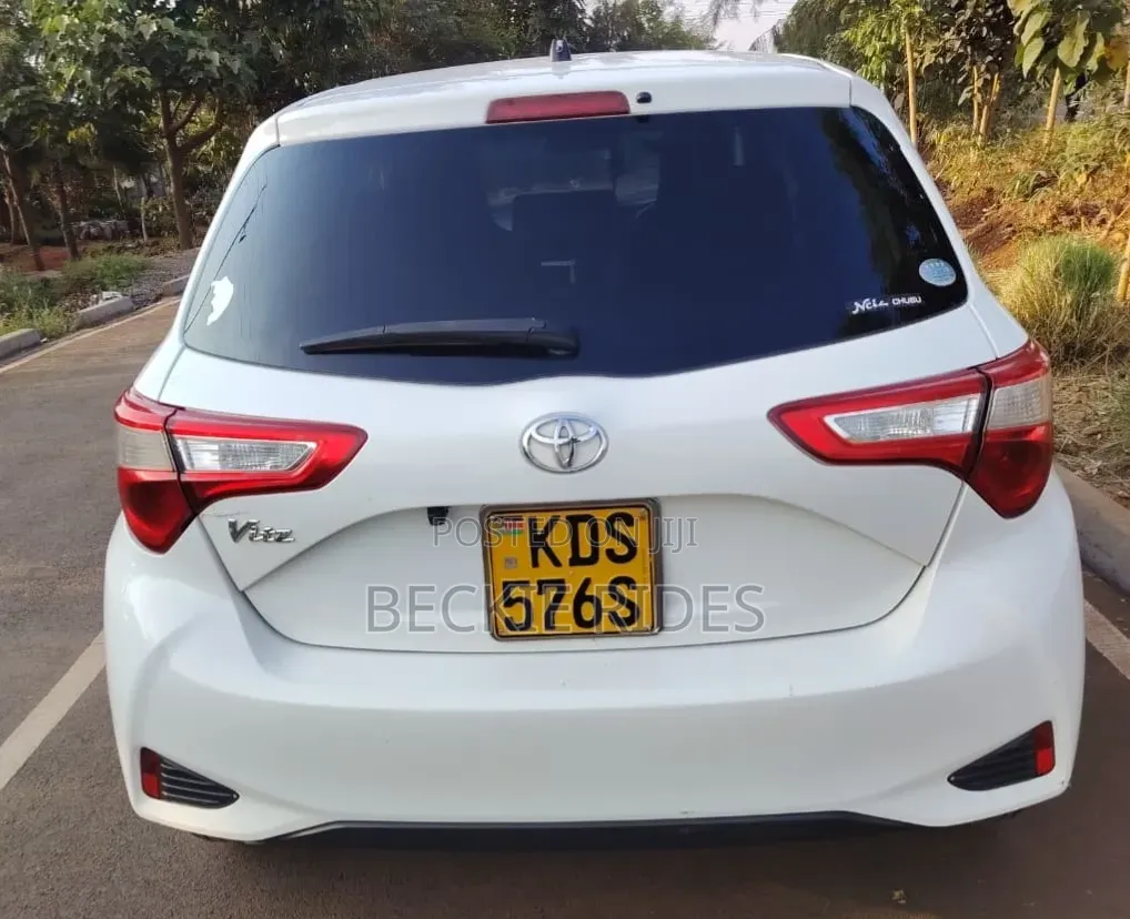 Toyota Vitz 2018 Pearl