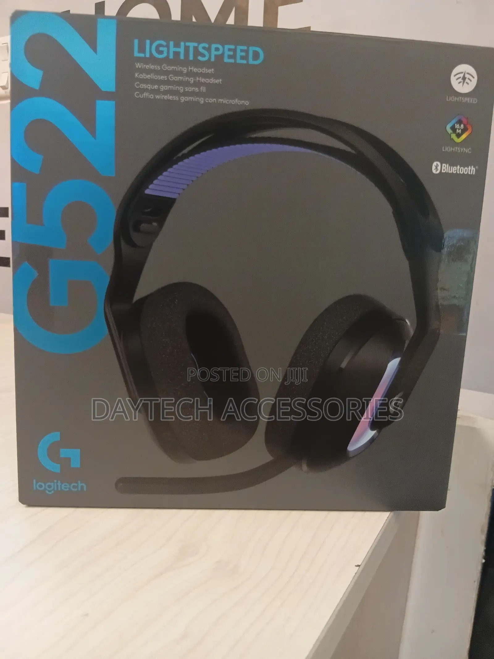 Logitech G522 Lightspeed Wireless Gaming Tri-Mode Headset.