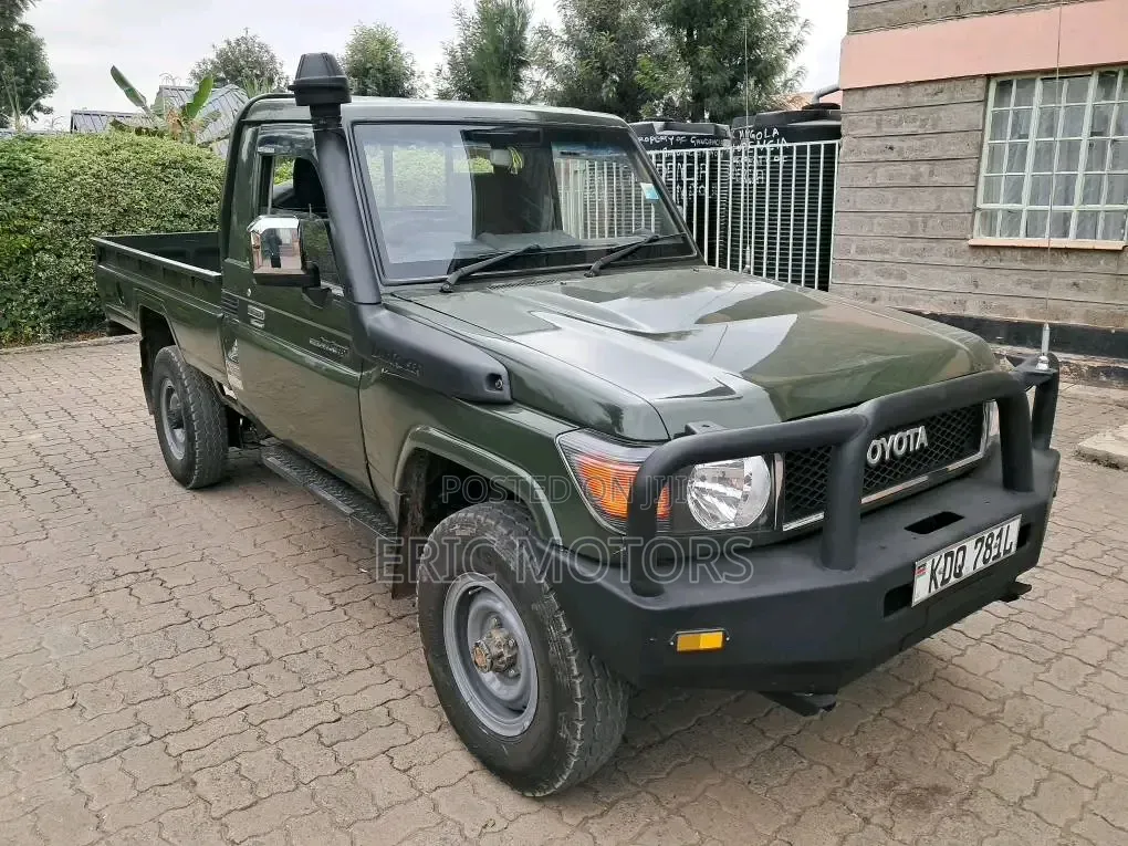 Toyota Land Cruiser 2012 Green