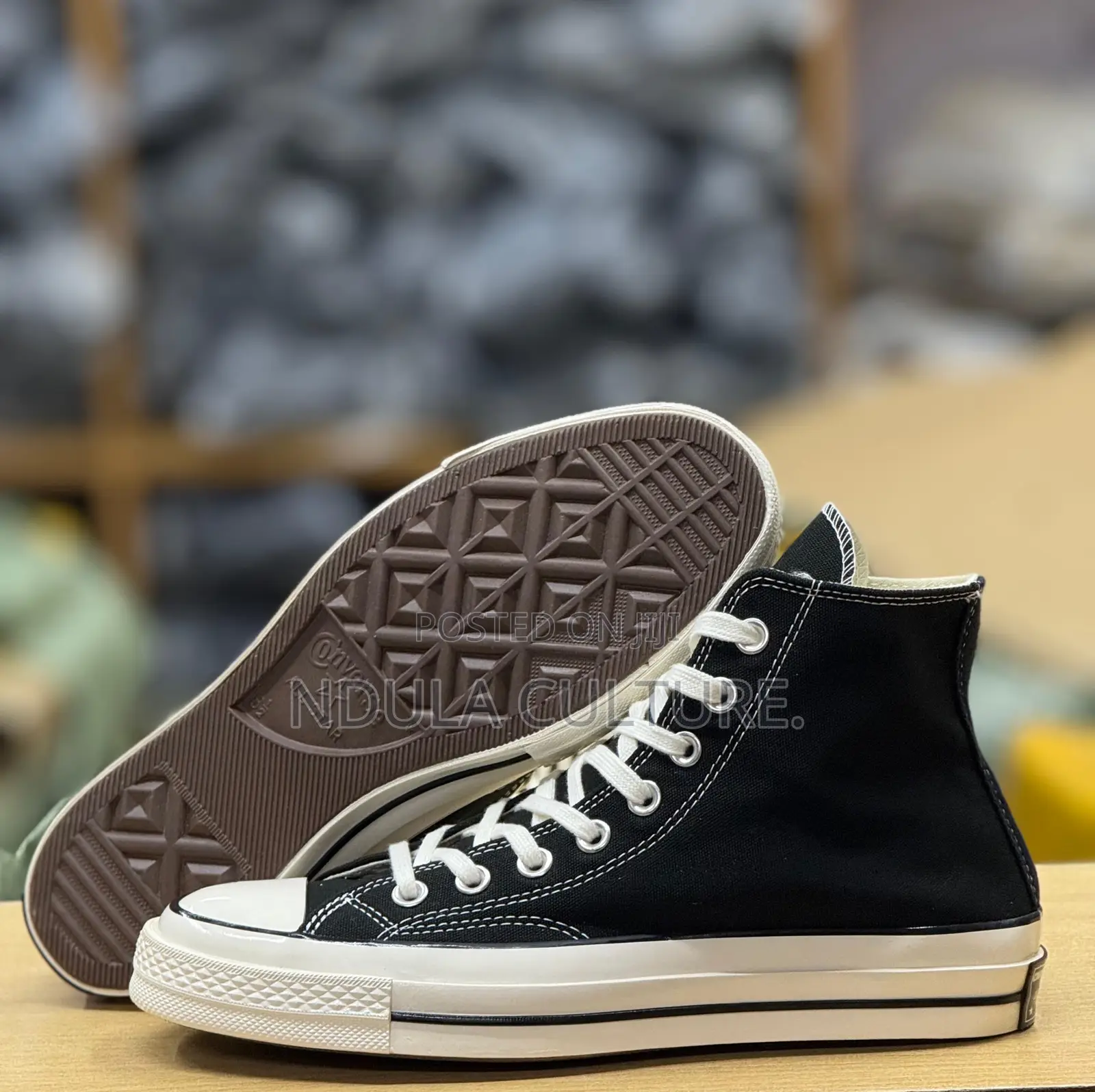 High Top Converse Chuck Taylor
