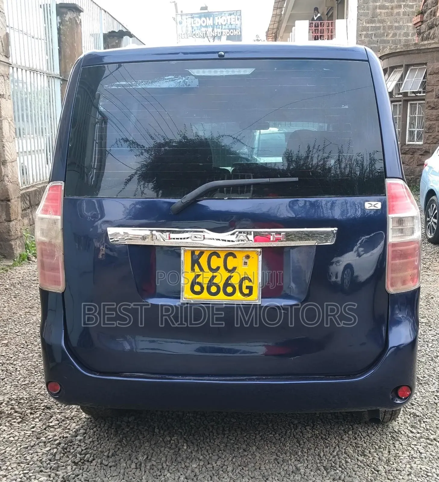 Toyota Noah 2.0 158hp FWD (8 Seater) 2008 Blue