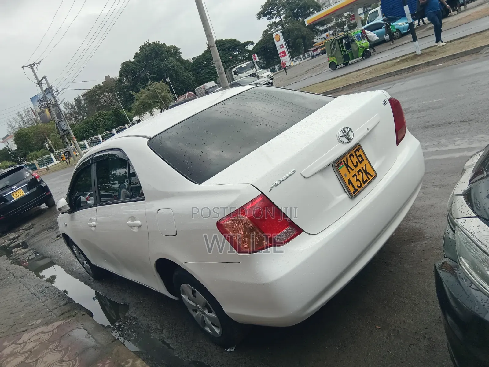 Toyota Axio 2010 White