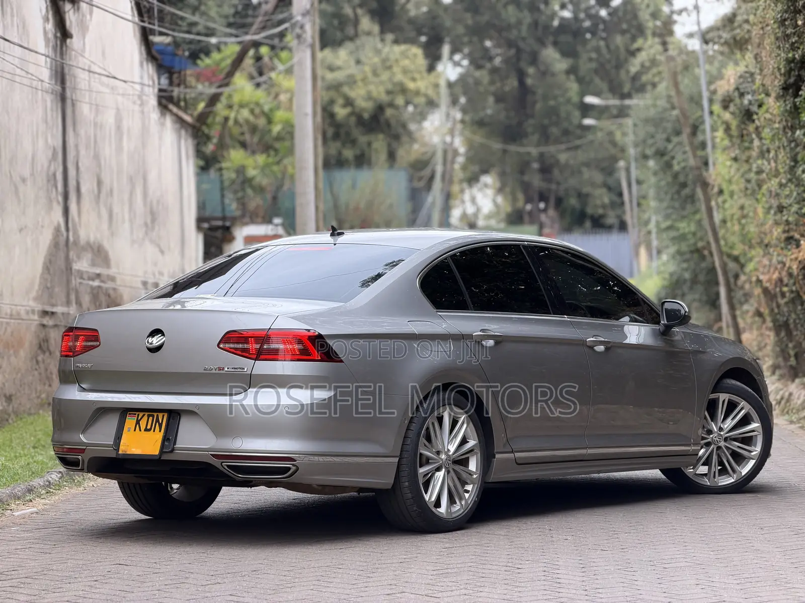 Volkswagen Passat TDI R-Line 4dr Sedan (2.0L 4cyl) 2016 Silver