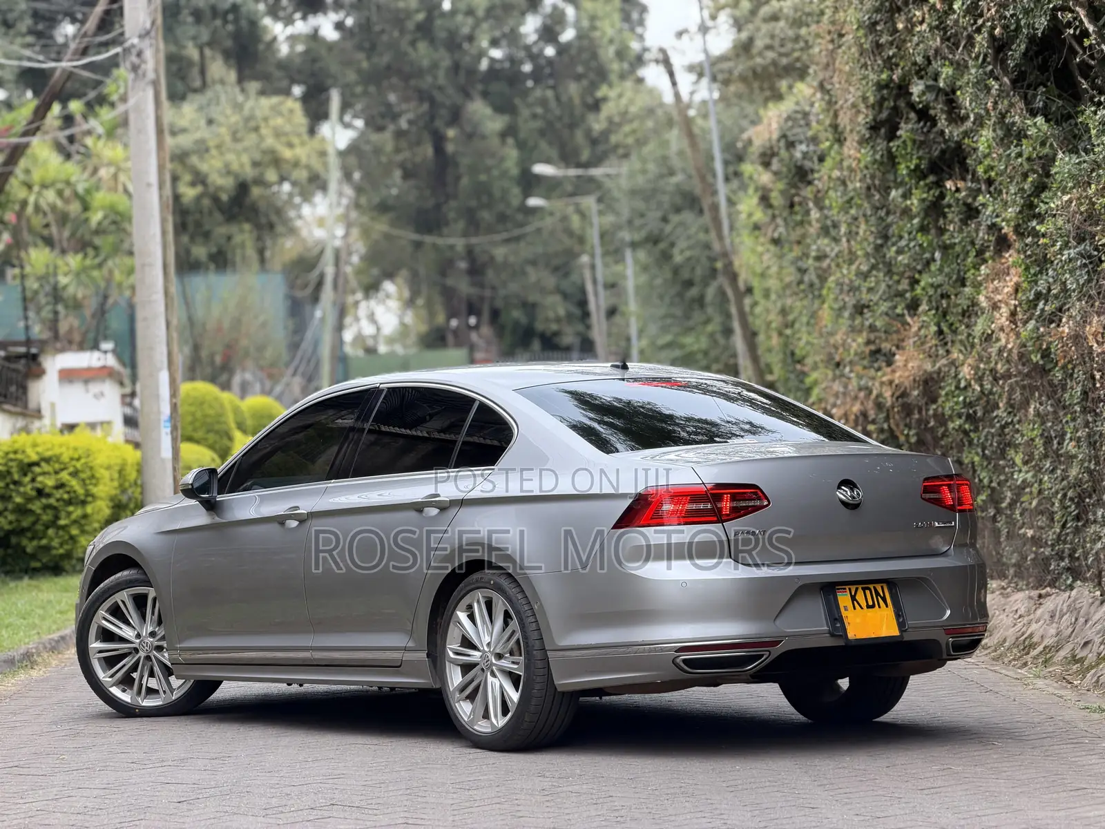 Volkswagen Passat TDI R-Line 4dr Sedan (2.0L 4cyl) 2016 Silver