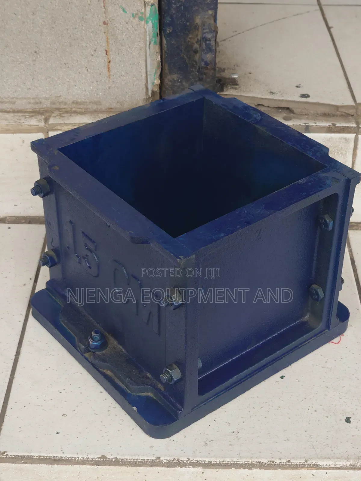 Cast-Iron Cube Moulds 15cm