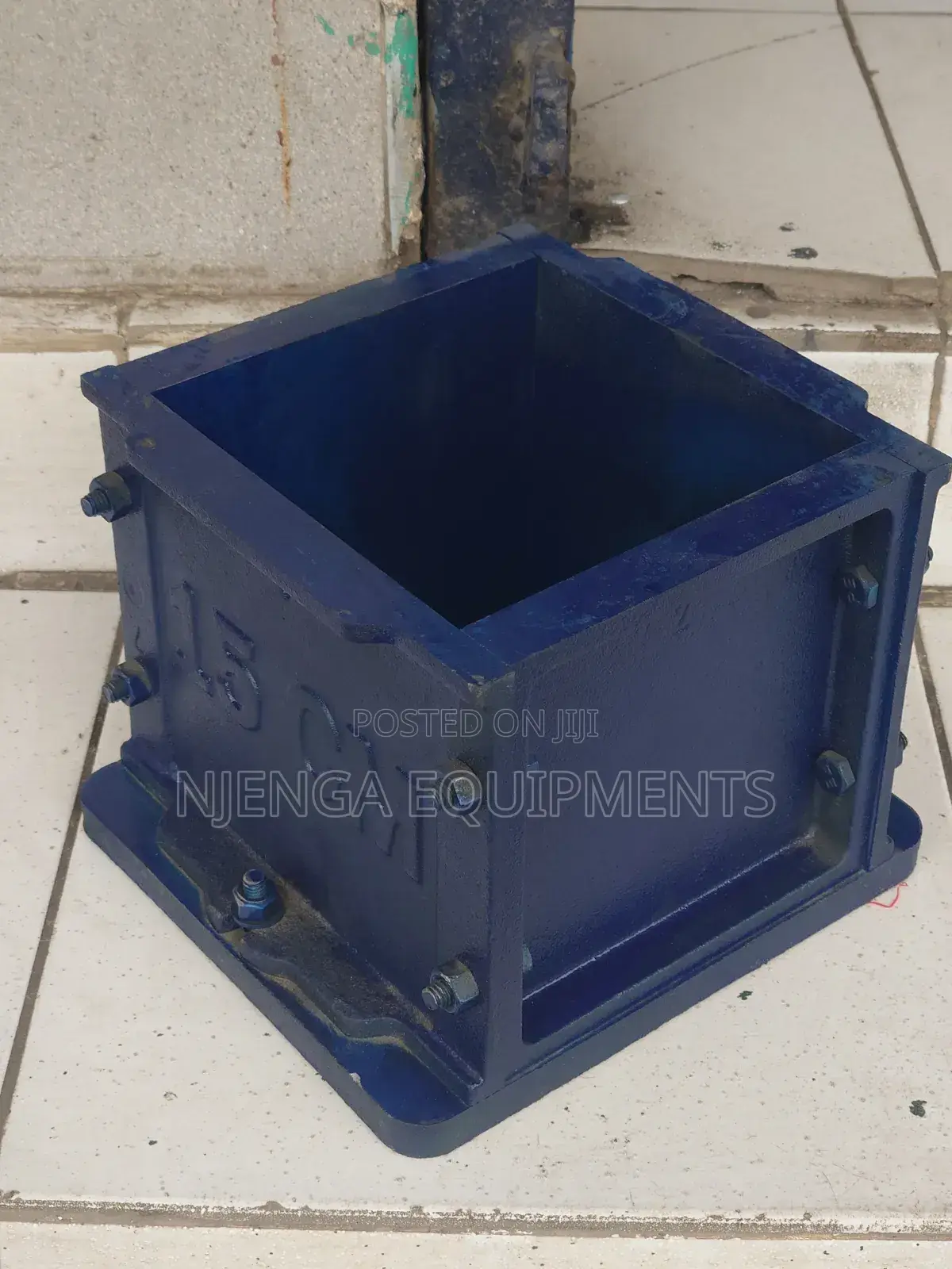 Cast-Iron Cube Moulds 15cm