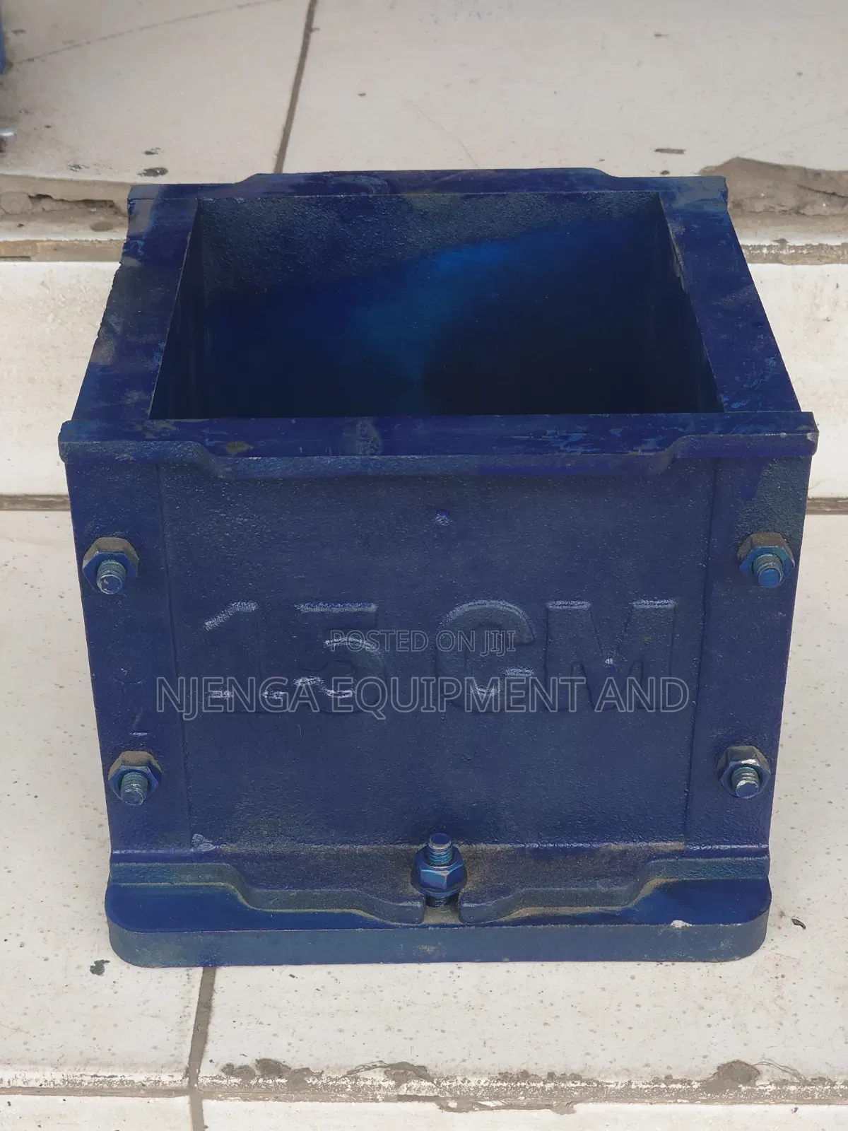 Cast-Iron Cube Moulds 15cm