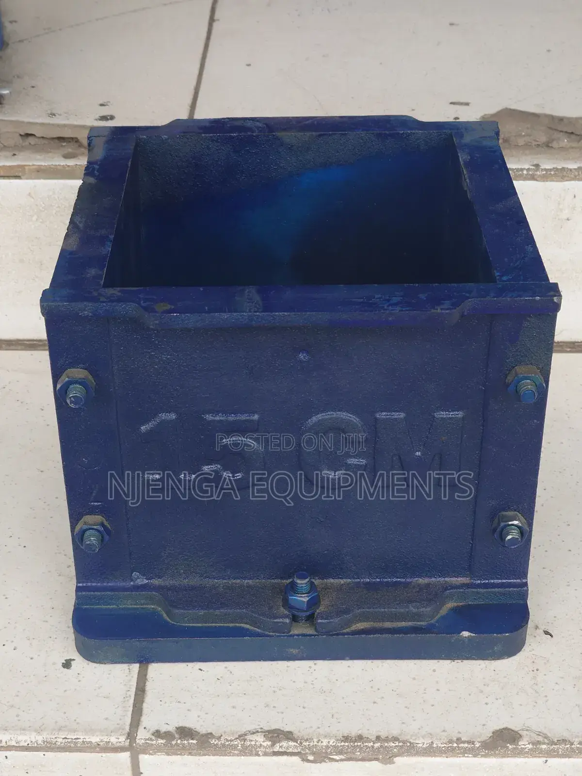 Cast-Iron Cube Moulds 15cm