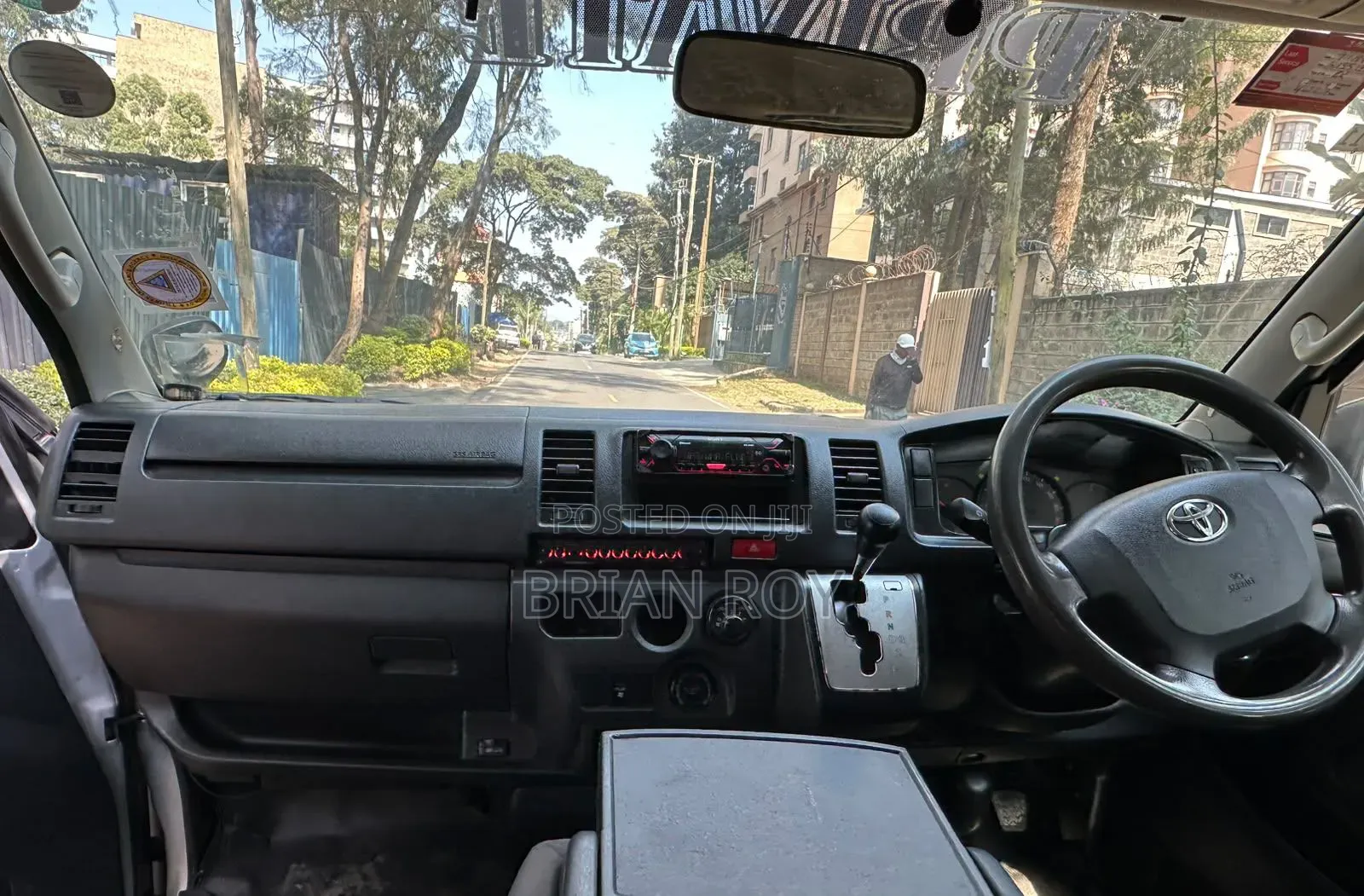 Toyota HiAce 2017 Silver