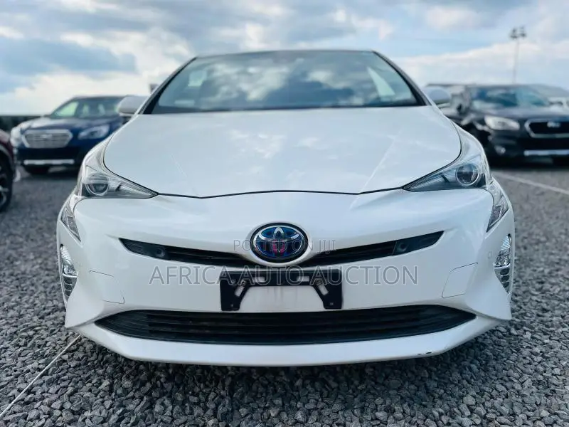 Toyota Prius 2017 White