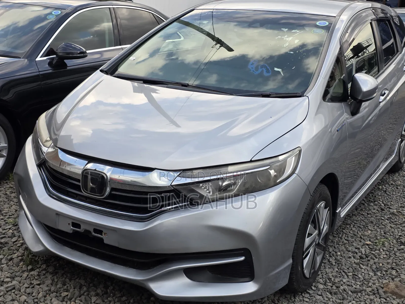 Honda Fit Shuttle 2018 Silver