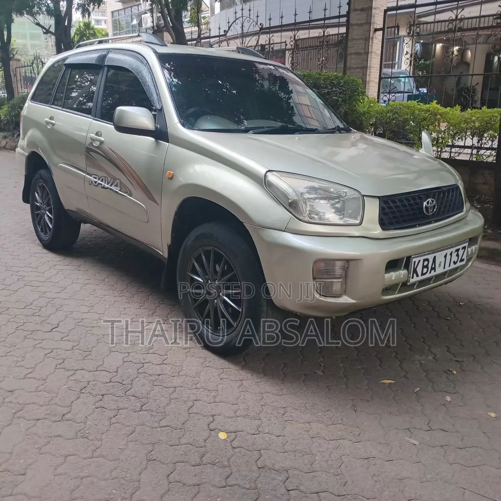 Toyota RAV4 2001 Gold