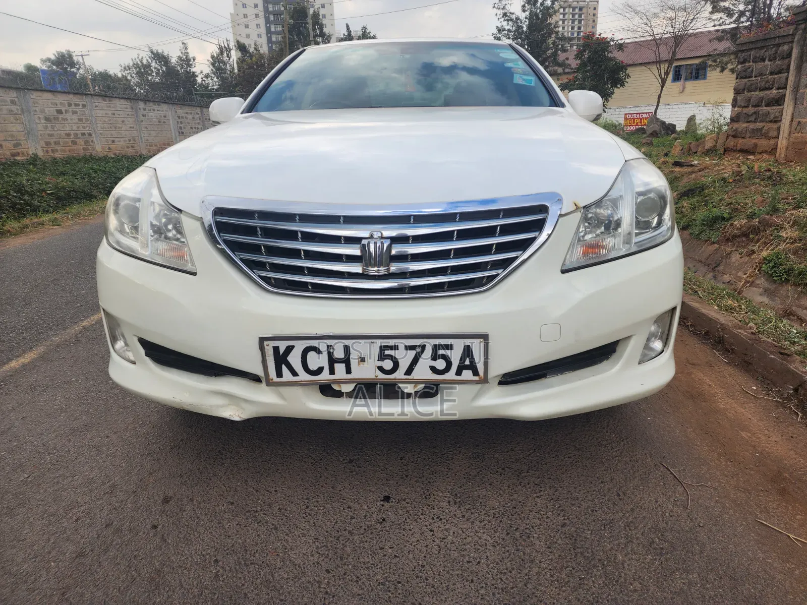 Toyota Crown 2010 White