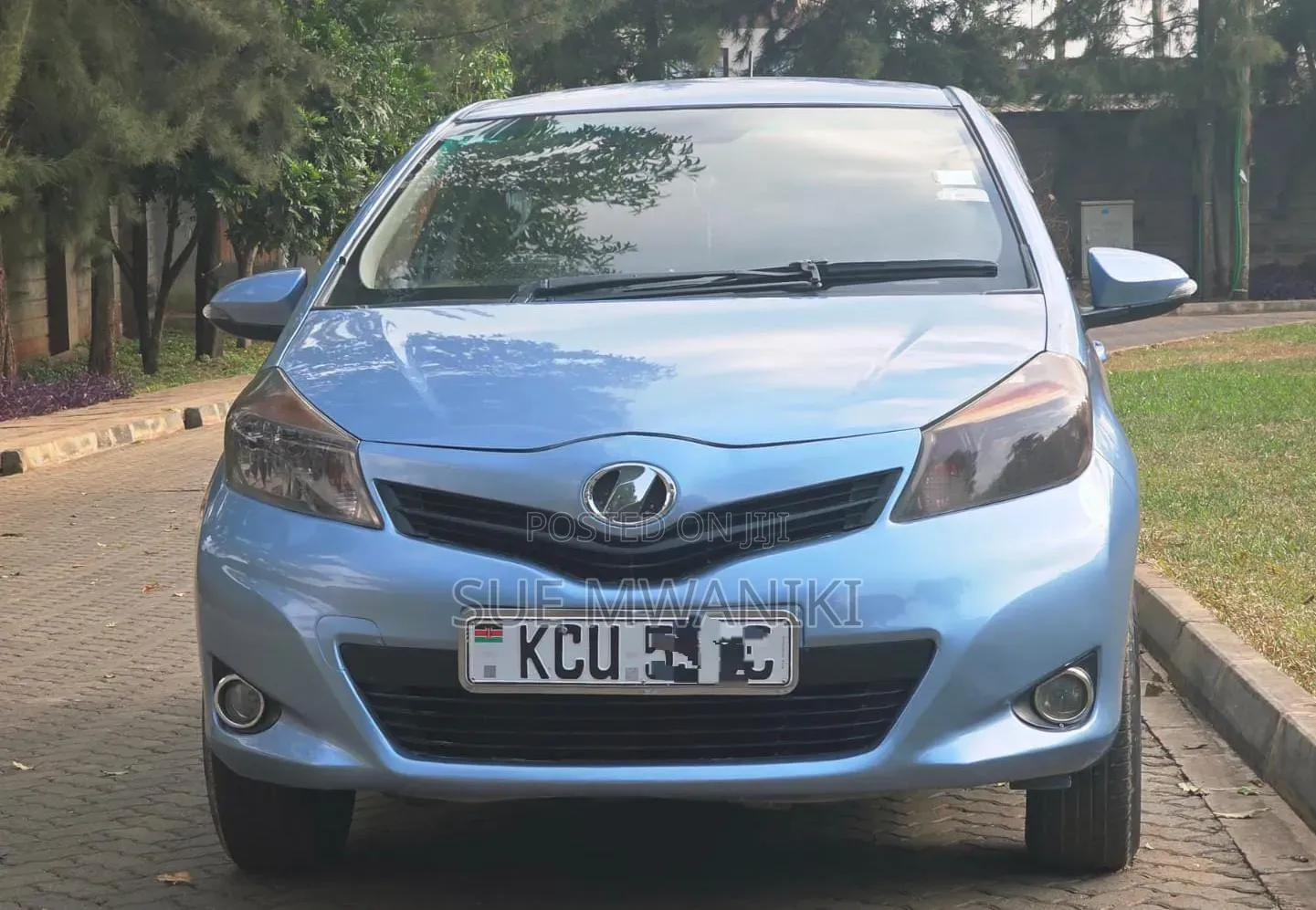 Toyota Vitz 2012 Blue
