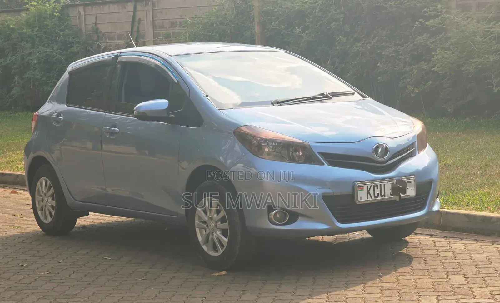 Toyota Vitz 2012 Blue