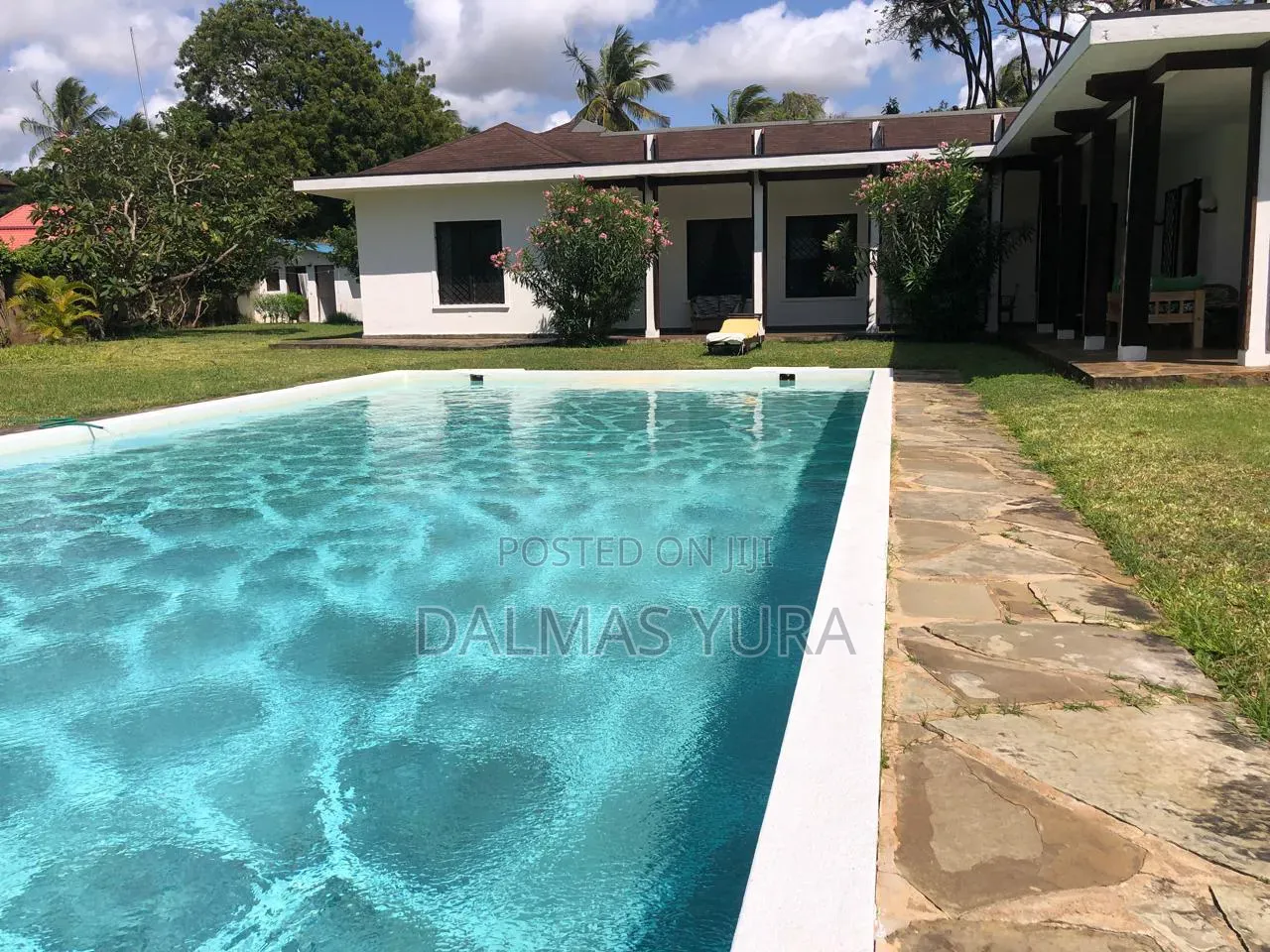 Furnished 3bdrm House in Town Centre for sale