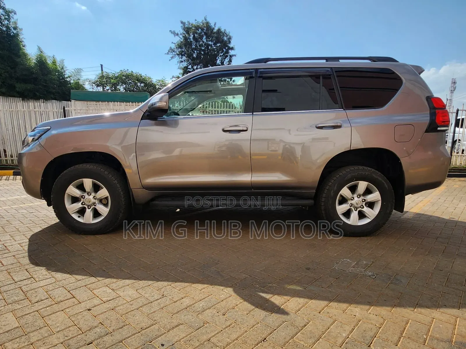 Toyota Land Cruiser Prado 2017 Ivory
