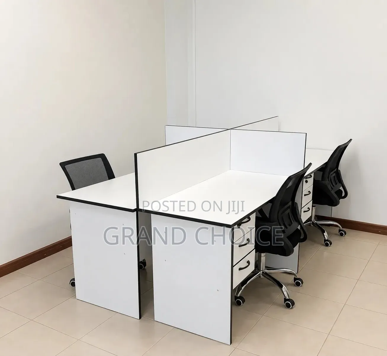 Modern 4 Seater Workstation Desk Set