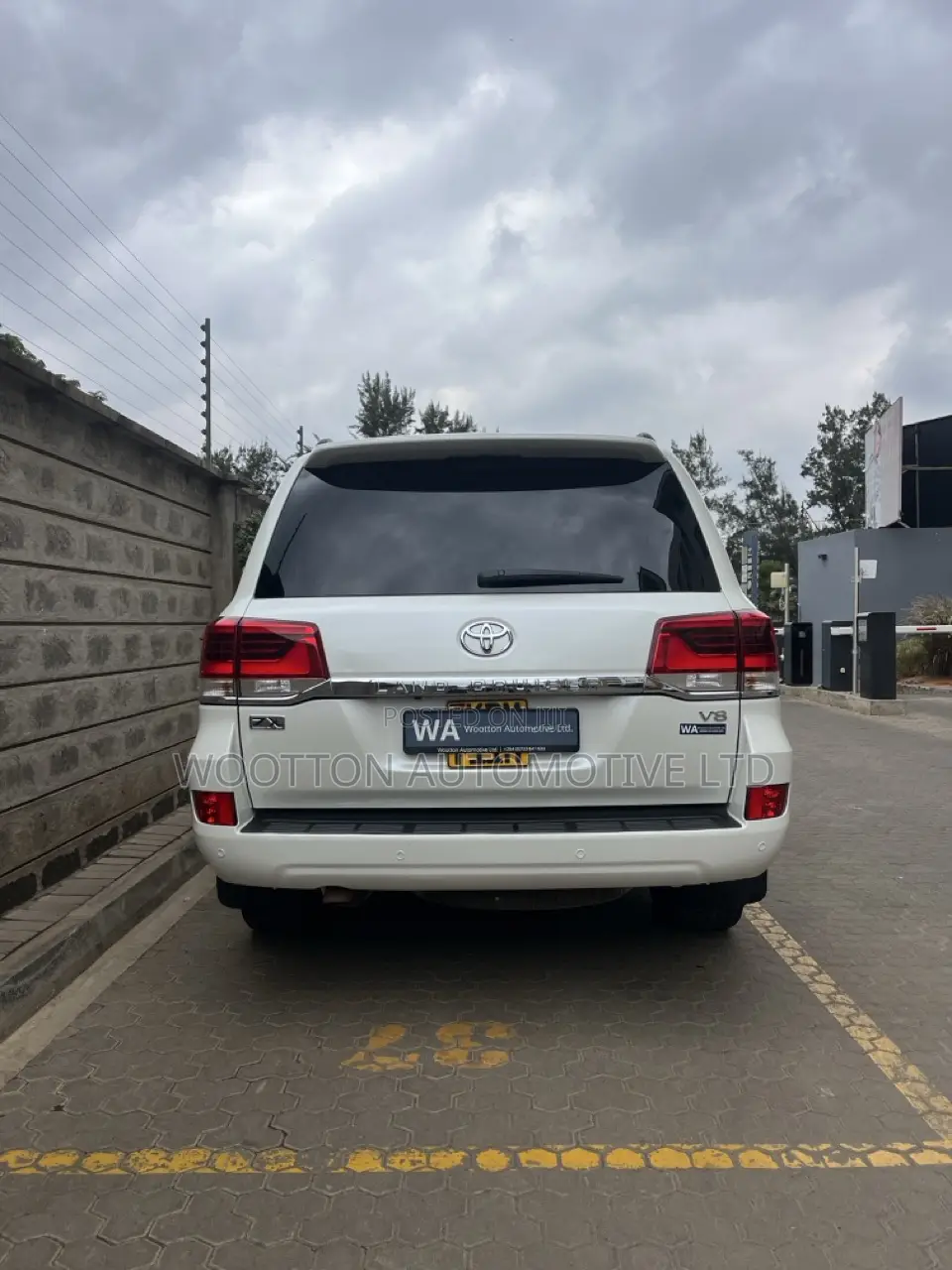 Toyota Land Cruiser 4.6 V8 ZX 2016 White